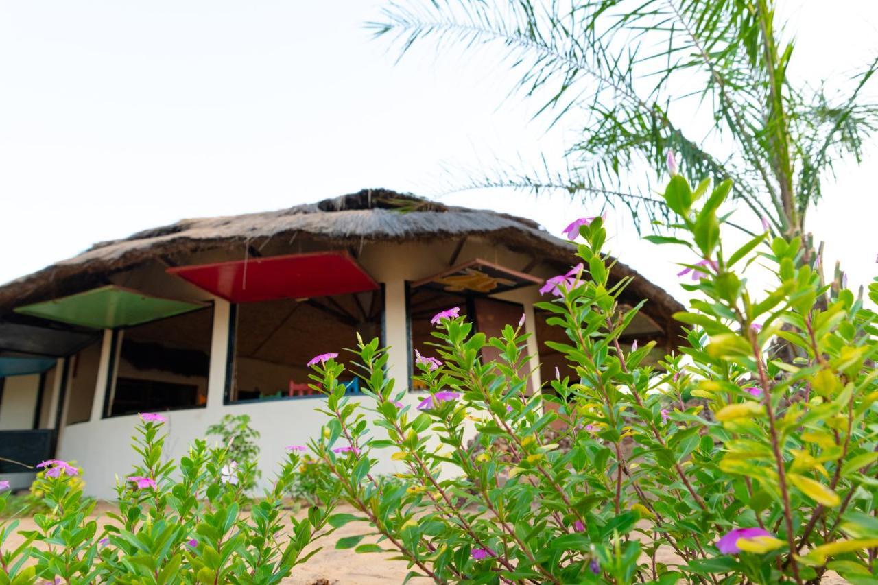 Tamba Kuruba Eco-Lodge Folonko Buitenkant foto